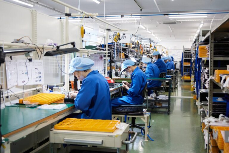光学機器組立製造・検査　有限会社シルクコーポレーション