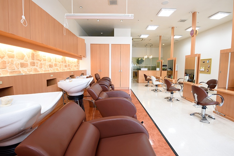 有限会社　ビューティプラザ　美容師